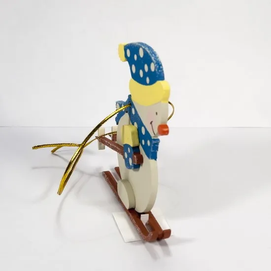 Елочная игрушка Снеговик на лыжах в колпаке 650-3