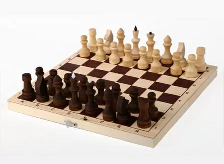 Шахматы обиходные парафинированные в комплекте с доской