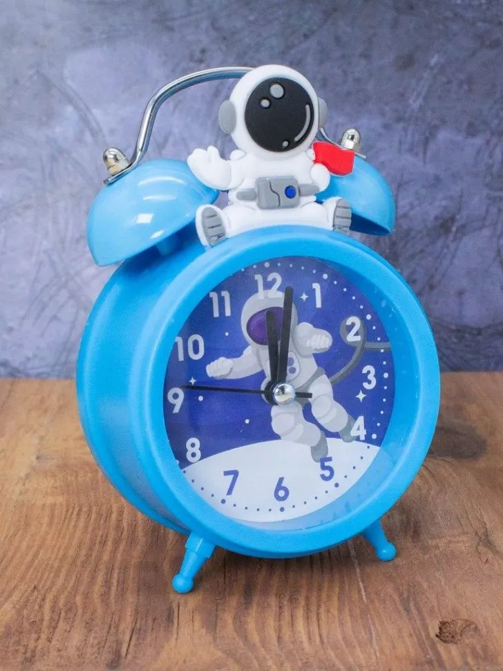 Часы-будильник Astronaut on the moon (blue)