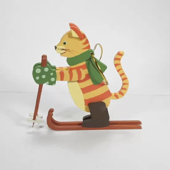 Елочная игрушка Кошка на лыжах (абрикосовый)