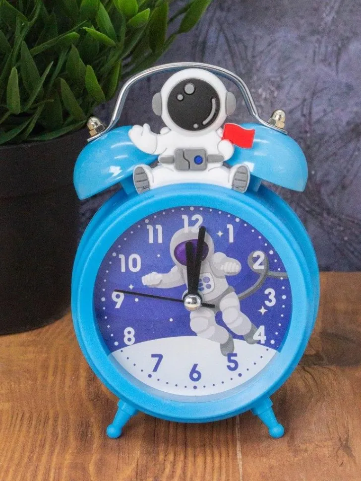Часы-будильник Astronaut on the moon (blue)