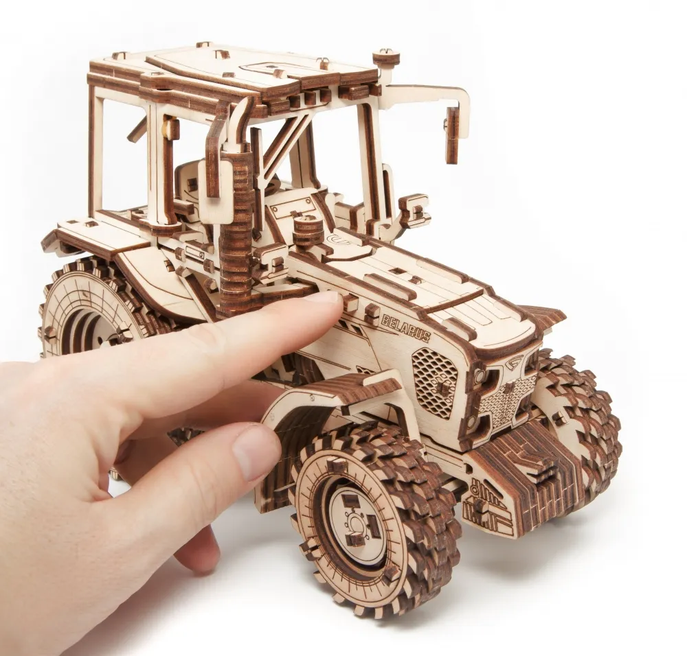 Конструктор деревянный 3D EWA Трактор Беларус 82