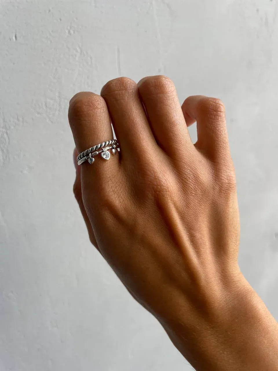 Кольцо Minimal С висящим сердечком (серебро)